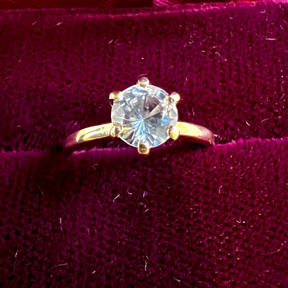 10k gold and white sapphire ring - Picture 1 of 11